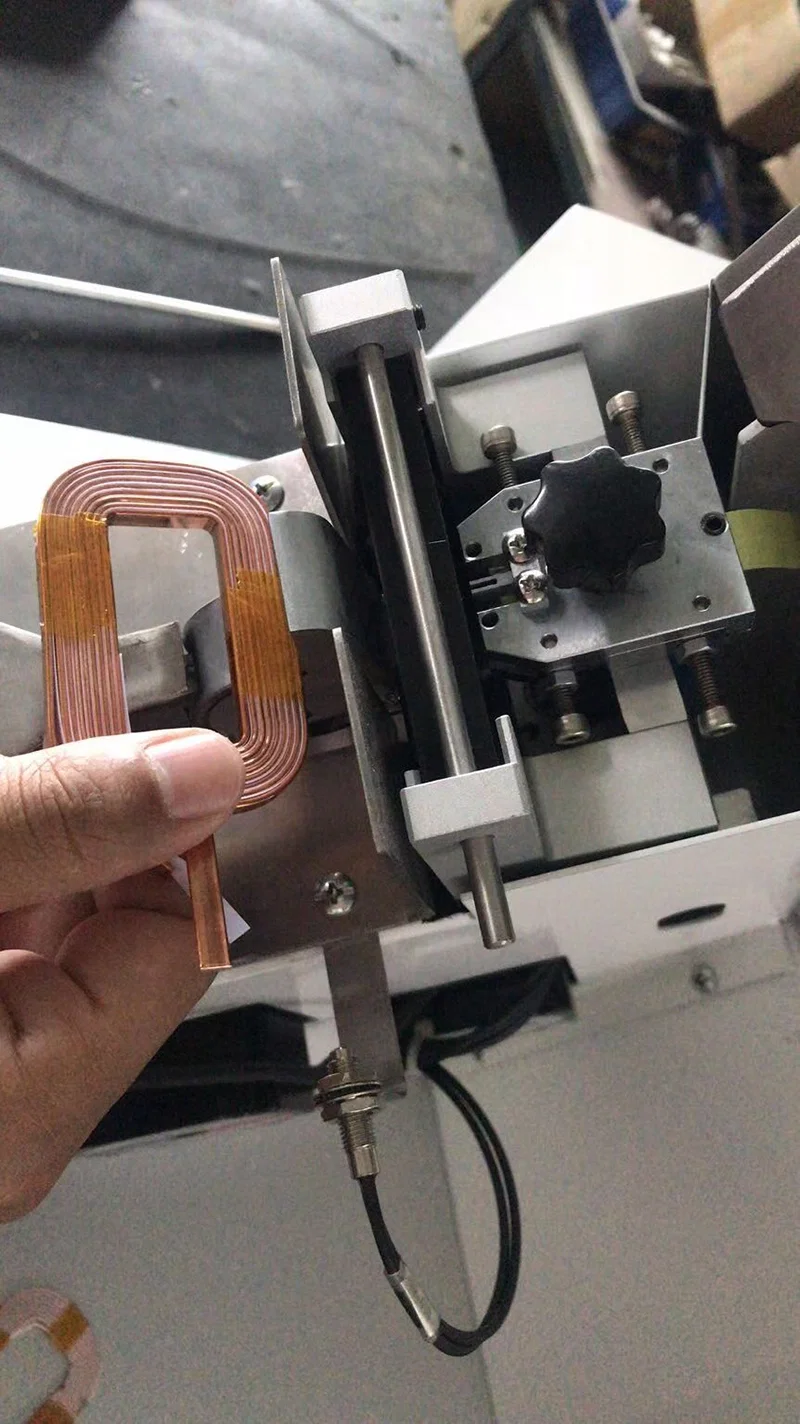 Tejpmaskin för trådspolar, halvautomatisk tejplindningsmaskin för trådspolar