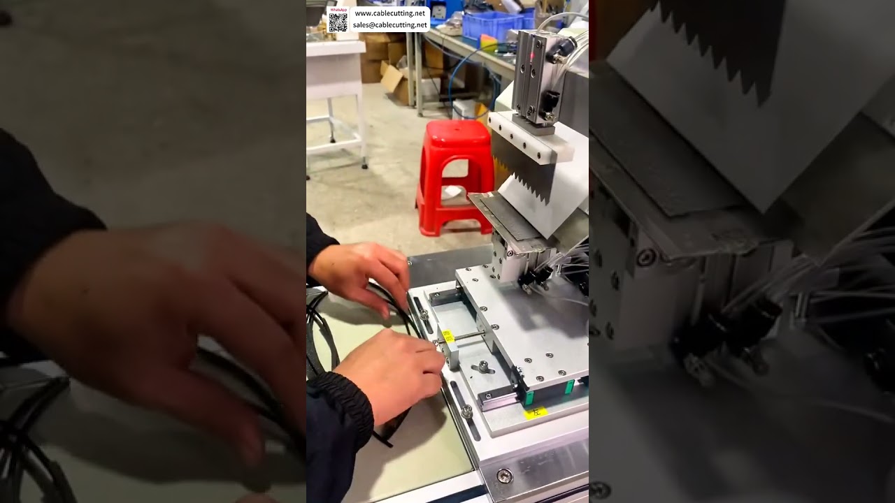 Svampvikningsmaskin precisionsomslutande skumtillbehör höghastighetsautomatisk bearbetning
