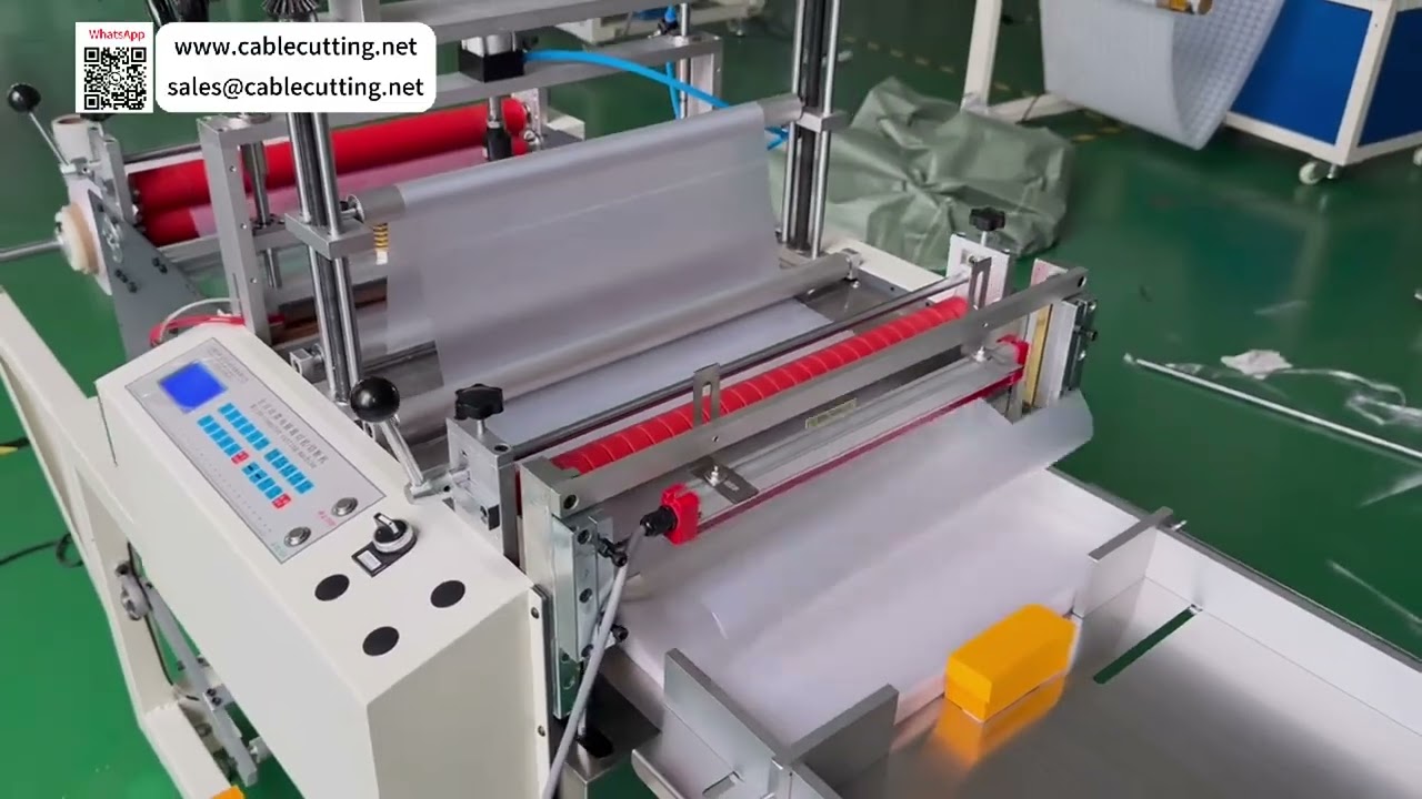 liten automatisk värmeförseglande och kallskärande påsframställningsmaskin för produktionsoperationer